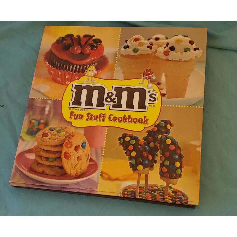 2013 M&M's Fun Stuff Cookbook, Baking Desserts Cookies Cakes Bars Full Color M&M
